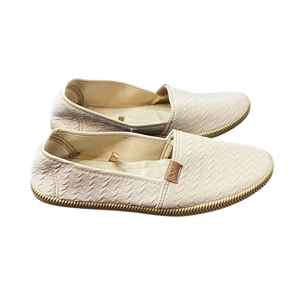 NWT Cream Flats, Size 7 - Picture 7 of 9
